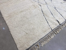 Load image into Gallery viewer, Moroccan Berber Rug - Beni Ouarain 12
