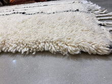 Load image into Gallery viewer, Moroccan Berber Rug - Beni Ouarain 2
