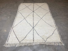 Load image into Gallery viewer, Moroccan Berber Rug - Beni Ouarain 21
