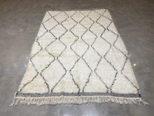 Load image into Gallery viewer, Moroccan Berber Rug - Beni Ouarain 27
