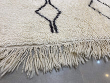 Load image into Gallery viewer, Moroccan Berber Rug - Beni Ouarain 4
