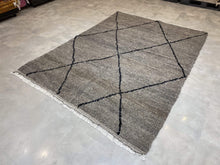 Load image into Gallery viewer, Moroccan Berber Rug - Beni Ouarain 7
