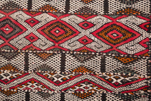 Load image into Gallery viewer, Rent Moroccan Kilim Rug #834
