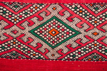 Load image into Gallery viewer, Rent Moroccan Kilim Rug #837
