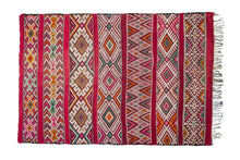 Load image into Gallery viewer, Rent Moroccan Kilim Rug #839
