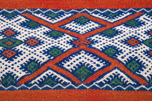 Load image into Gallery viewer, Rent Moroccan Kilim Rug #840
