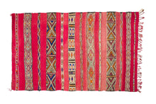 Load image into Gallery viewer, Rent Moroccan Kilim Rug #843
