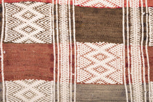 Load image into Gallery viewer, Rent Moroccan Kilim Rug #853
