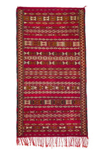 Load image into Gallery viewer, Rent Moroccan Kilim Rug #854
