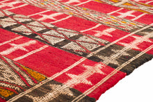 Load image into Gallery viewer, Rent Moroccan Kilim Rug #860
