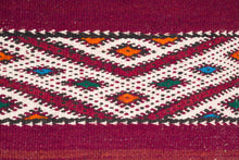 Load image into Gallery viewer, Rent Moroccan Kilim Rug #865
