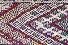 Load image into Gallery viewer, Rent Moroccan Kilim Rug #868
