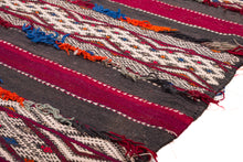 Load image into Gallery viewer, Rent Moroccan Kilim Rug #881
