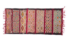 Load image into Gallery viewer, Rent Moroccan Kilim Rug #889
