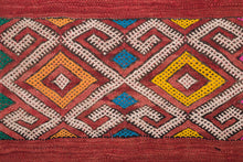 Load image into Gallery viewer, Rent Moroccan Kilim Rug #893
