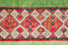Load image into Gallery viewer, Rent Moroccan Kilim Rug #897
