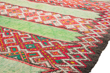 Load image into Gallery viewer, Rent Moroccan Kilim Rug #897

