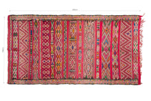 Load image into Gallery viewer, Rent Moroccan Kilim Rug #898
