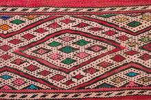 Load image into Gallery viewer, Rent Moroccan Kilim Rug #898
