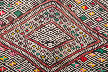 Load image into Gallery viewer, Rent Moroccan Kilim Rug #902
