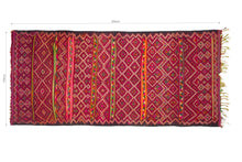 Load image into Gallery viewer, Rent Moroccan Kilim Rug #911
