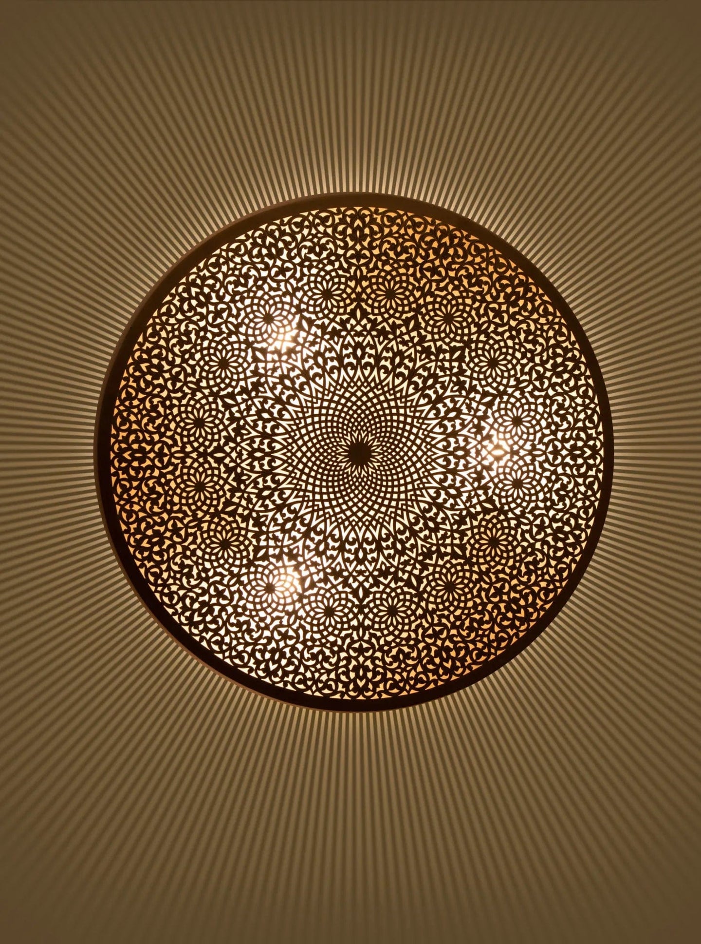 Rent Moroccan wall light
