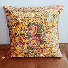 Load image into Gallery viewer, Berber Velvet Pillow - Vintage Moroccan Floor Cushion VKFP054
