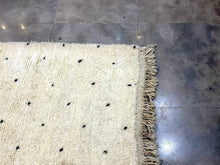 Load image into Gallery viewer, Moroccan Berber Rug - Beni Ouarain 13
