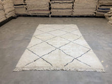 Load image into Gallery viewer, Moroccan Berber Rug - Beni Ouarain 14
