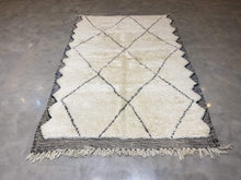 Load image into Gallery viewer, Moroccan Berber Rug - Beni Ouarain 17
