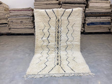 Load image into Gallery viewer, Moroccan Berber Rug - Beni Ouarain 18
