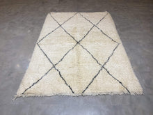 Load image into Gallery viewer, Moroccan Berber Rug - Beni Ouarain 22
