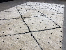 Load image into Gallery viewer, Moroccan Berber Rug - Beni Ouarain 23

