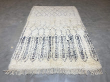 Load image into Gallery viewer, Moroccan Berber Rug - Beni Ouarain 25

