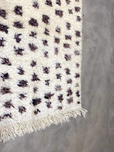 Load image into Gallery viewer, Moroccan Berber Rug - Beni Ouarain 26

