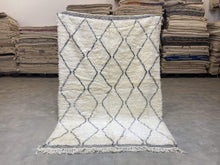 Load image into Gallery viewer, Moroccan Berber Rug - Beni Ouarain 27
