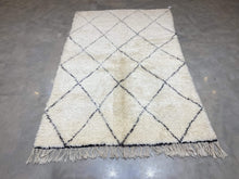 Load image into Gallery viewer, Moroccan Berber Rug - Beni Ouarain 28
