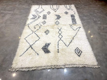 Load image into Gallery viewer, Moroccan Berber Rug - Beni Ouarain 3
