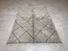 Load image into Gallery viewer, Moroccan Berber Rug - Beni Ouarain 33
