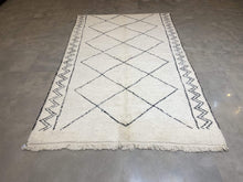 Load image into Gallery viewer, Moroccan Berber Rug - Beni Ouarain 6
