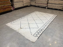 Load image into Gallery viewer, Moroccan Berber Rug - Beni Ouarain 6
