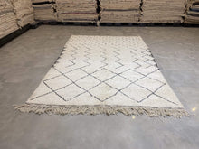 Load image into Gallery viewer, Moroccan Berber Rug - Beni Ouarain 8
