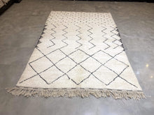 Load image into Gallery viewer, Moroccan Berber Rug - Beni Ouarain 8

