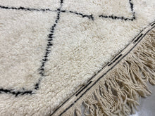 Load image into Gallery viewer, Moroccan Berber Rug - Beni Ouarain 8
