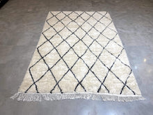 Load image into Gallery viewer, Moroccan Berber Rug - Beni Ouarain 9
