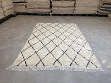 Load image into Gallery viewer, Moroccan Berber Rug - Beni Ouarain 9
