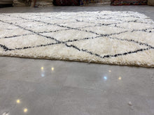 Load image into Gallery viewer, Moroccan Berber Rug - Beni Ouarain 9

