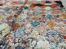 Load image into Gallery viewer, Moroccan Berber Rug - Boucherouite vintage 1
