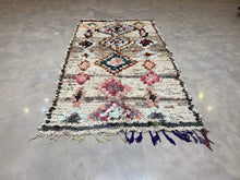 Load image into Gallery viewer, Moroccan Berber Rug - Boucherouite vintage 5
