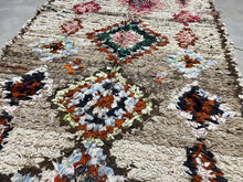 Load image into Gallery viewer, Moroccan Berber Rug - Boucherouite vintage 5
